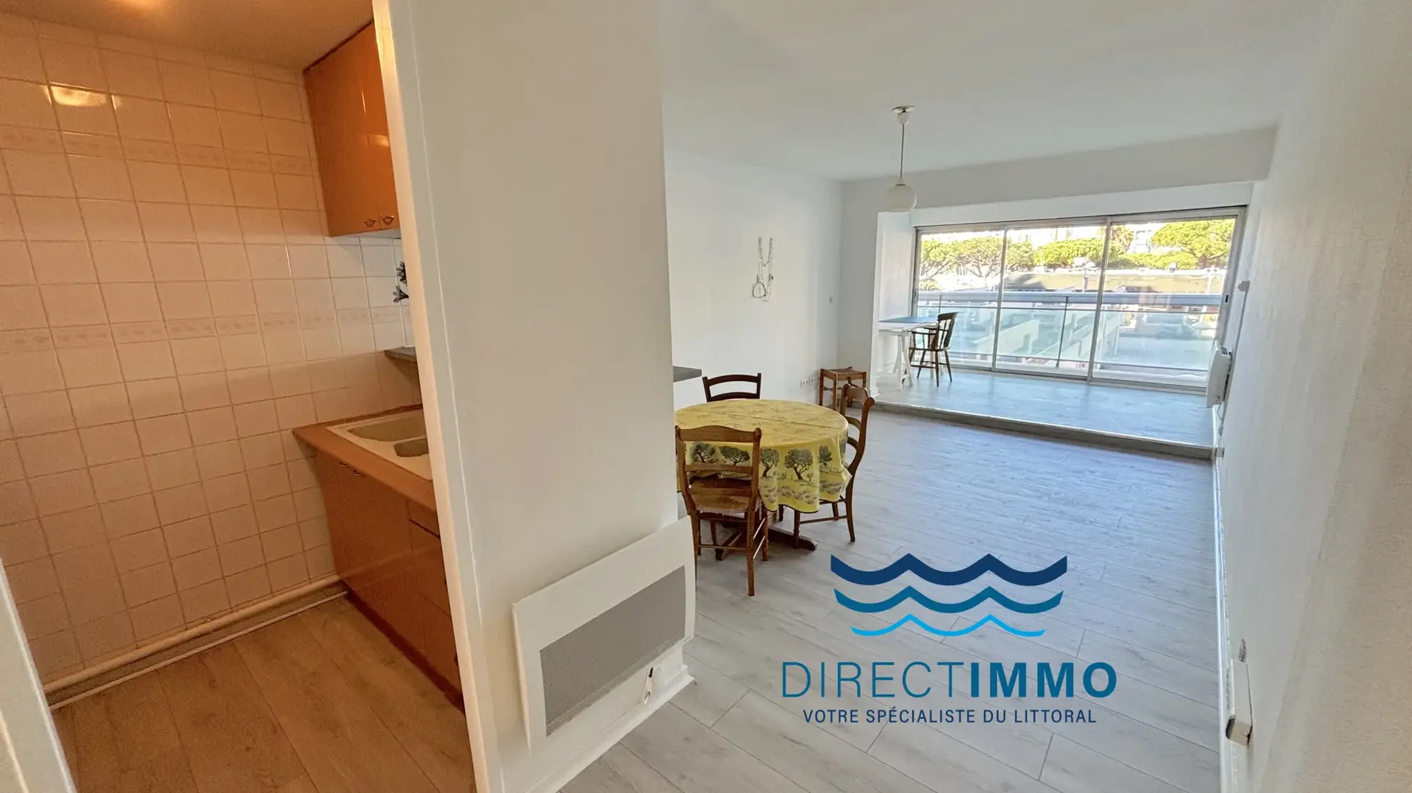 Vente d'un appartement F2 à Carnon-Plage avec loggia et vue port 