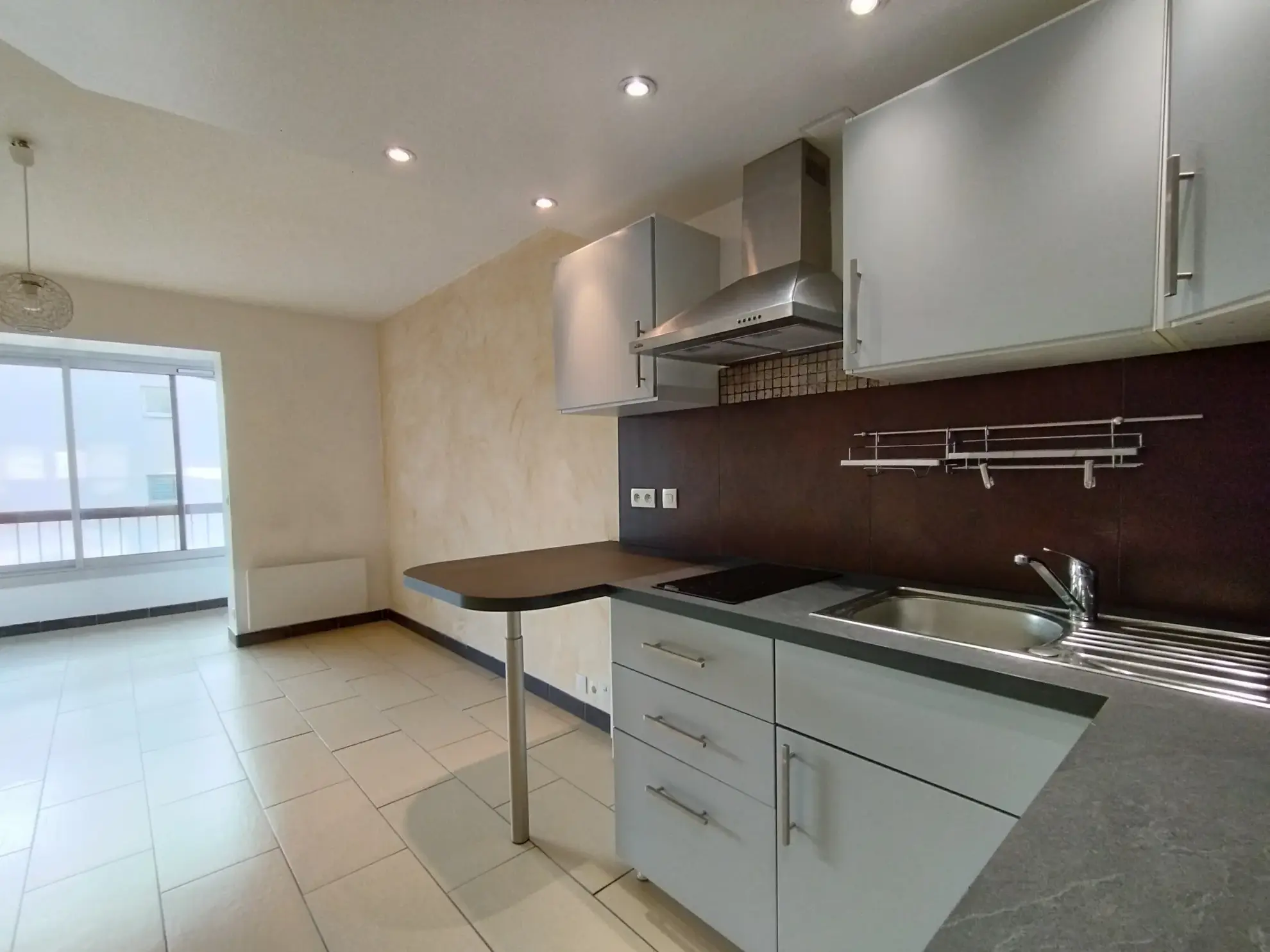 A vendre studio 33 m² avec parking et grenier à Six Fours les plages 