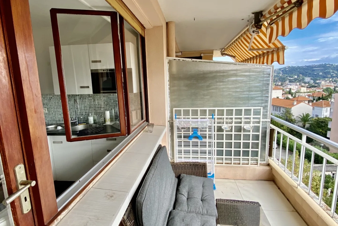 Appartement T2 avec terrasse et vue mer à Cannes – Résidence de standing 