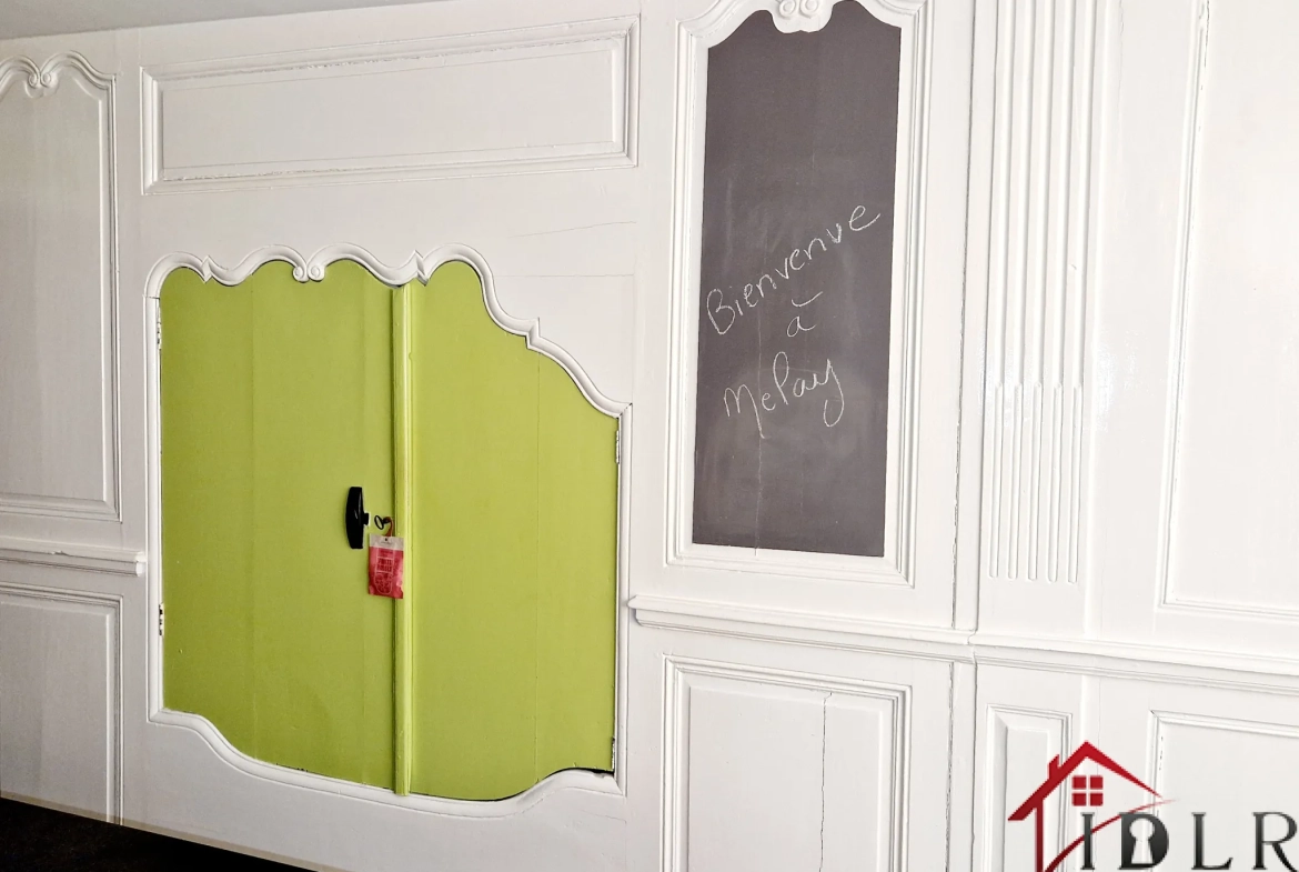 Maison de caractère rénovée à Melay avec jardin, 2 chambres et environnement convivial 
