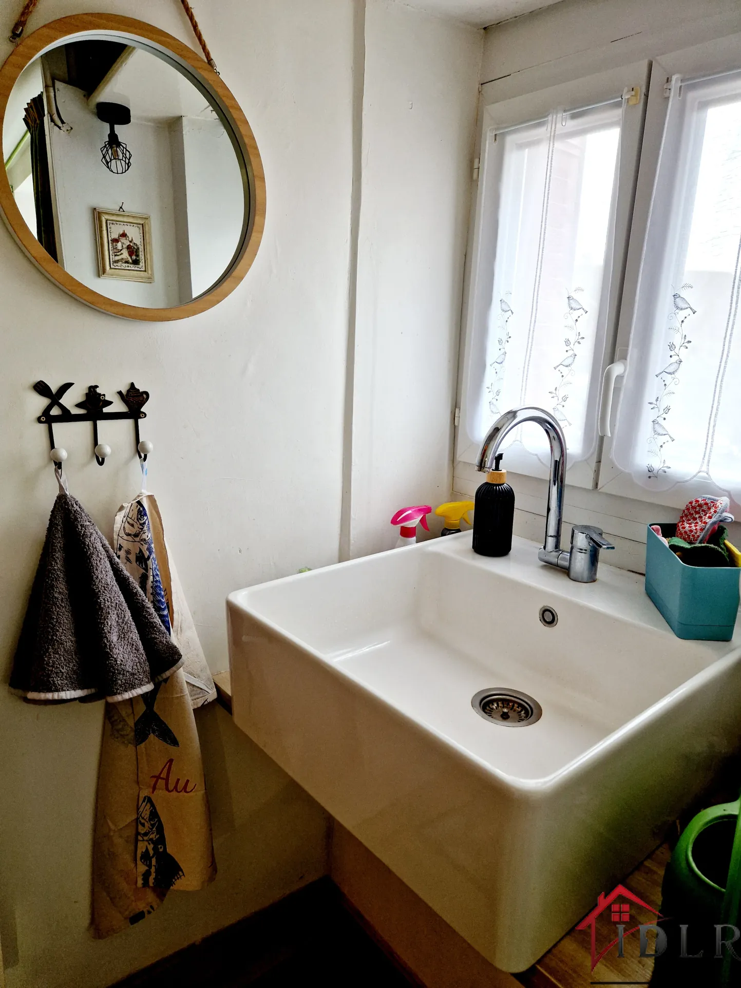 Maison de caractère rénovée à Melay avec jardin, 2 chambres et environnement convivial 