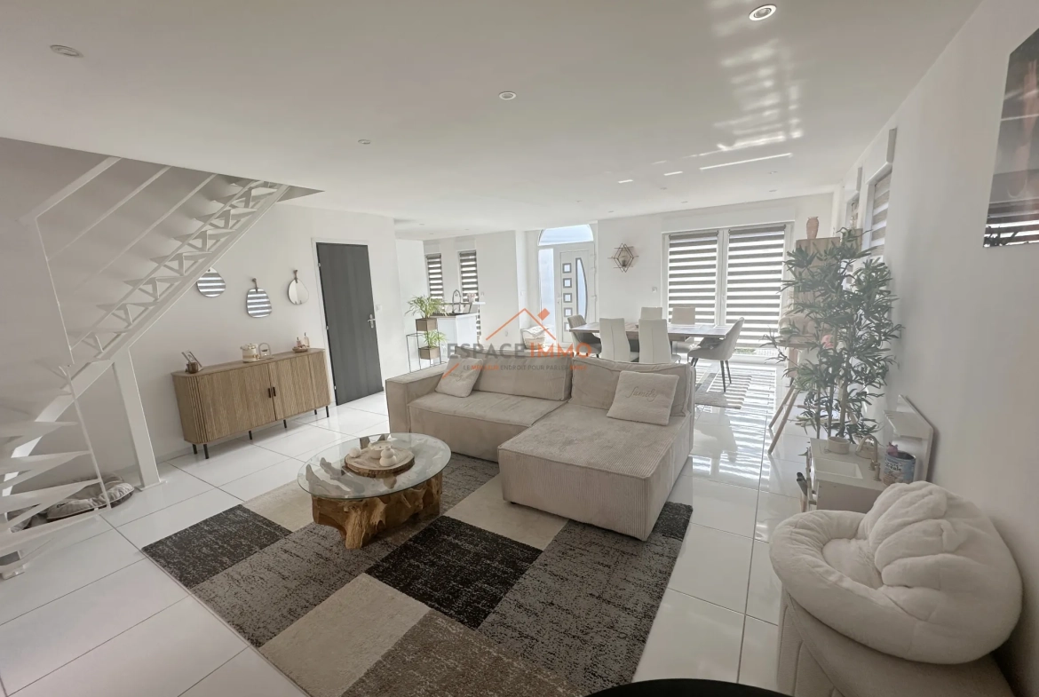 Vente maison individuelle récente à Douchy-les-Mines 