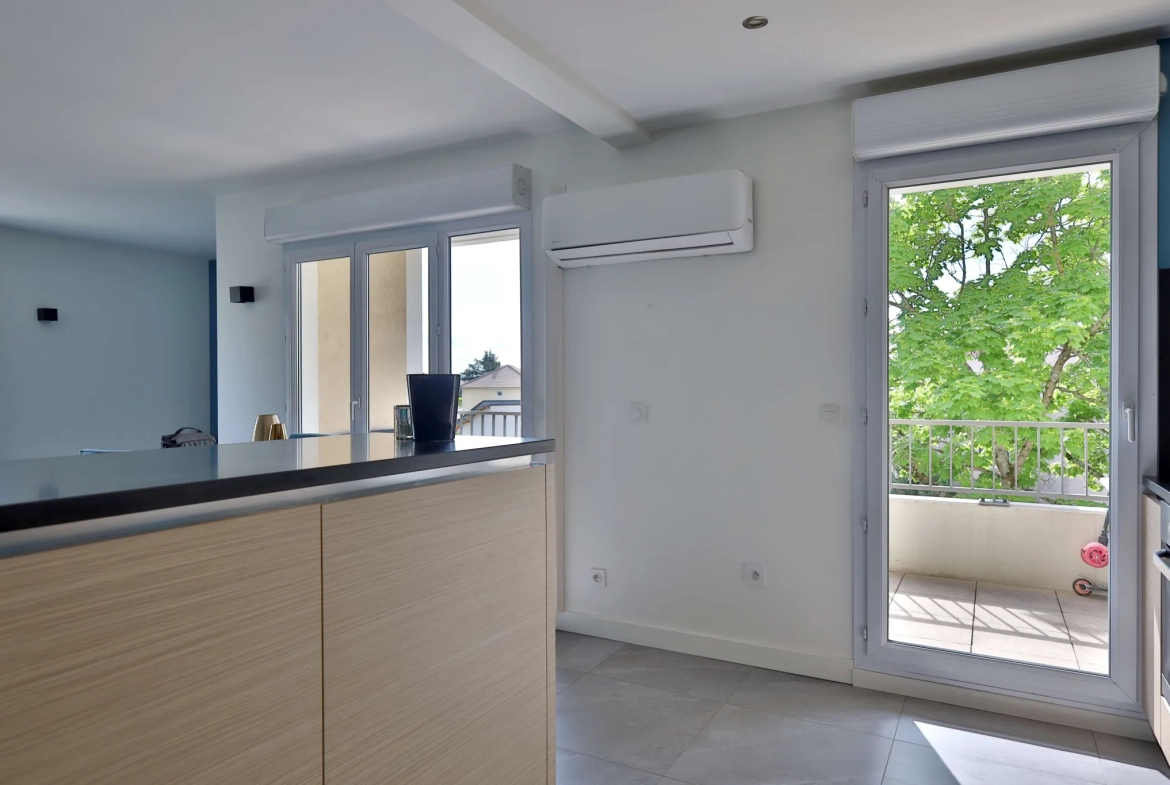 Appartement T4 de 79,92 m² avec balcon et garage à Corbas 