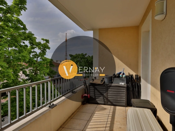 Appartement T4 de 79,92 m² avec balcon et garage à Corbas