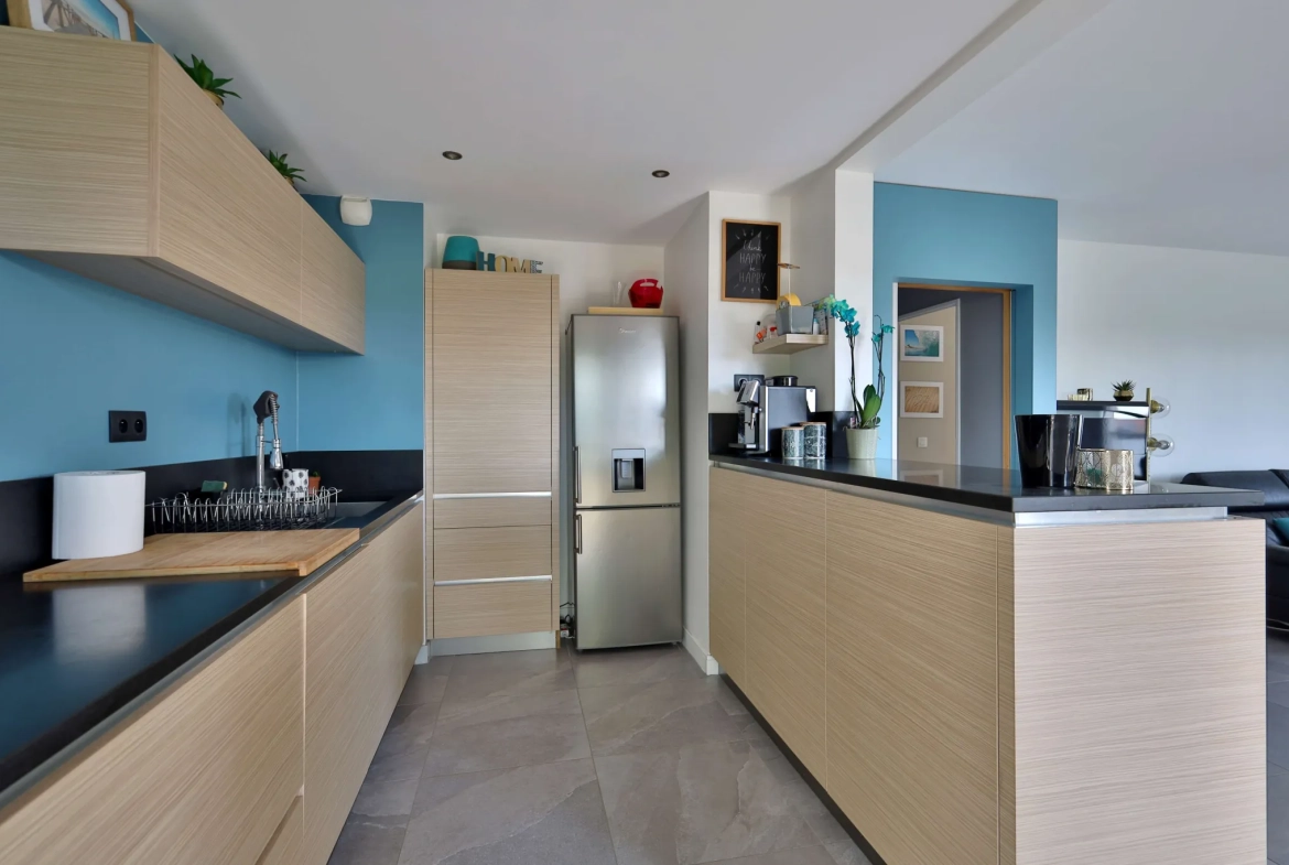 Appartement T4 de 79,92 m² avec balcon et garage à Corbas 
