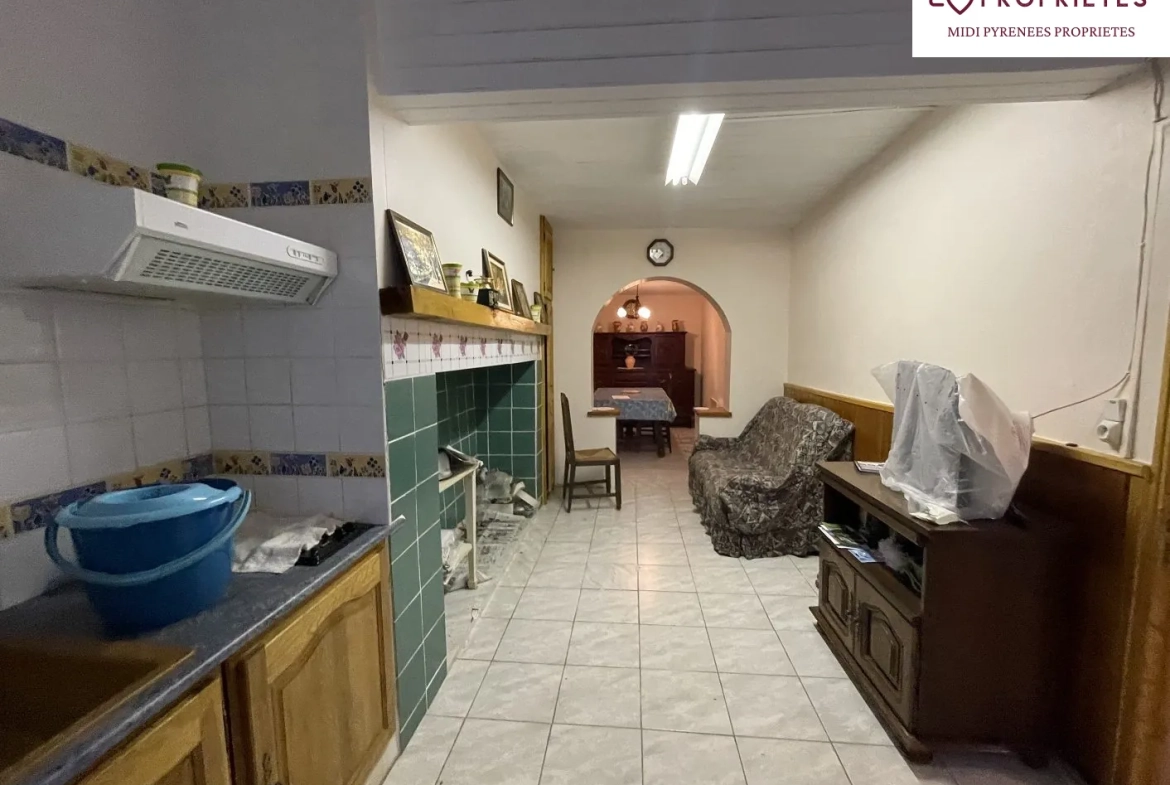 Maison de village à vendre à Le Fossat avec potentiel de rénovation 