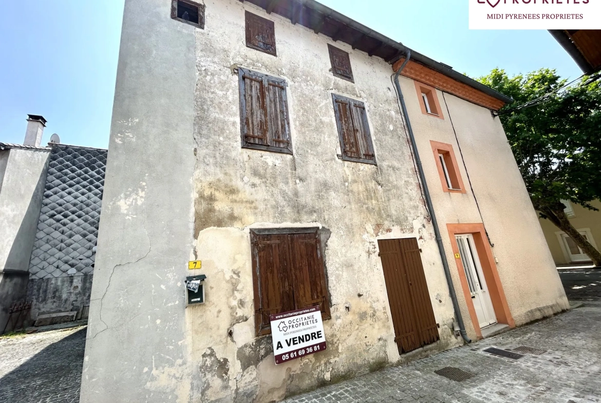 Maison de village à vendre à Le Fossat avec potentiel de rénovation 