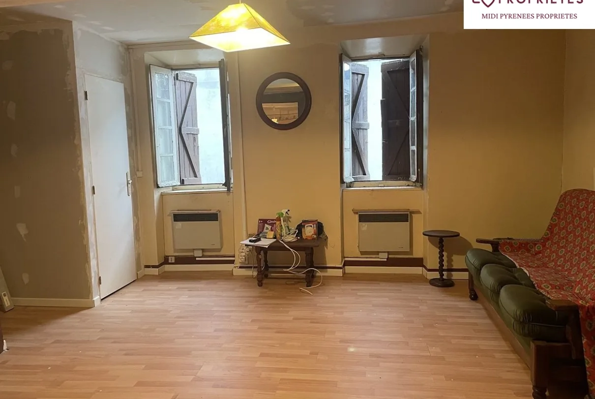 Maison de village à vendre à Le Fossat avec potentiel de rénovation 