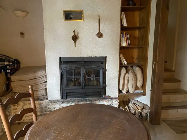 Belle maison de campagne en pierre à Saint Paul de Serre en Dordogne 