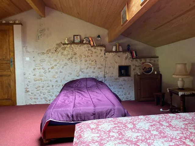 Belle maison de campagne en pierre à Saint Paul de Serre en Dordogne 