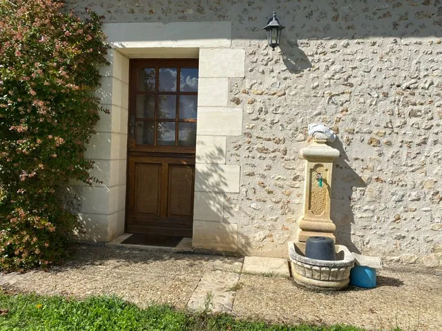 Belle maison de campagne en pierre à Saint Paul de Serre en Dordogne 