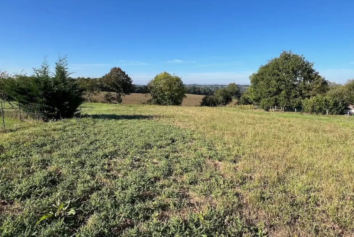 Terrain à bâtir constructible à La Roche-sur-Yon, environnement calme, 1822 m² 