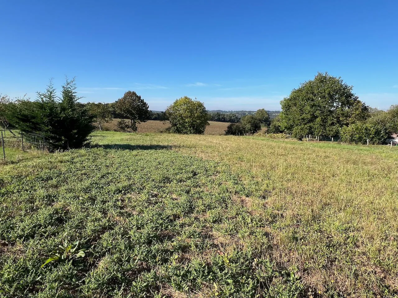 Terrain à bâtir constructible à La Roche-sur-Yon, environnement calme, 1822 m² 