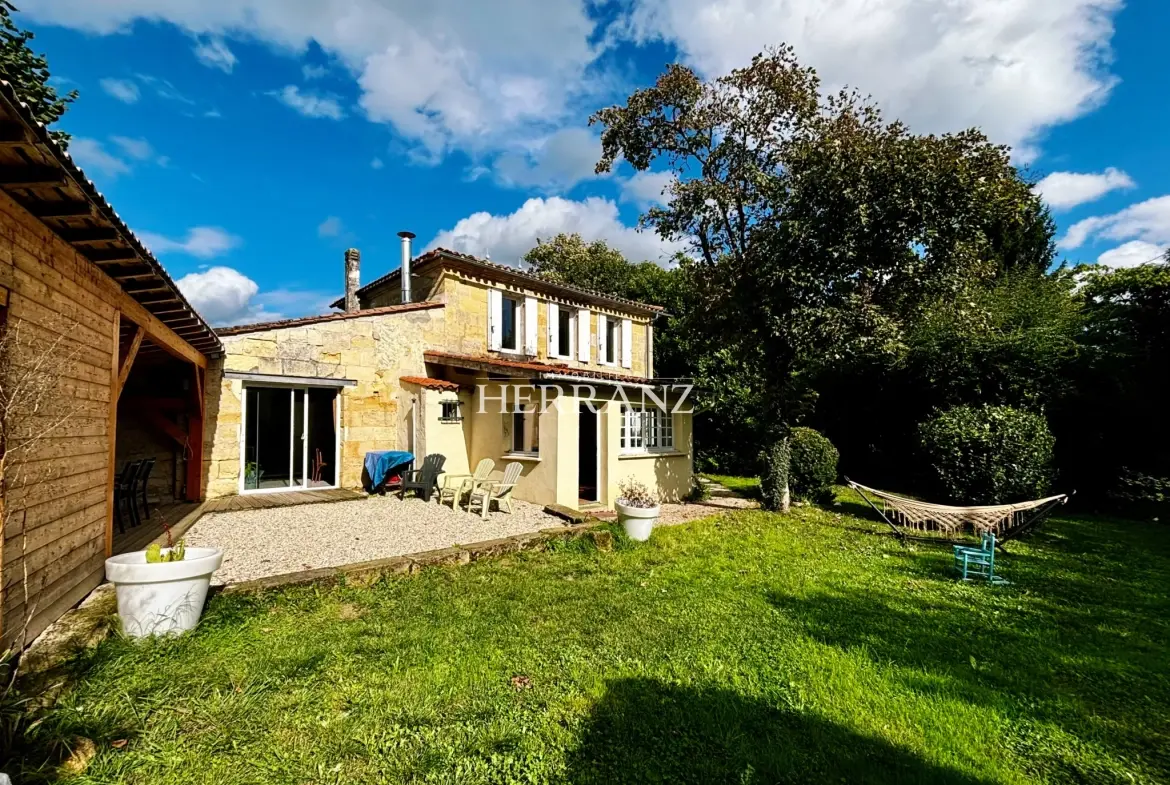 Charmante maison en pierre à Saint-Germain-du-Puch avec 3 chambres, terrasse et grand jardin près de Libourne 