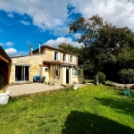 Charmante maison en pierre à Saint-Germain-du-Puch avec 3 chambres, terrasse et grand jardin près de Libourne
