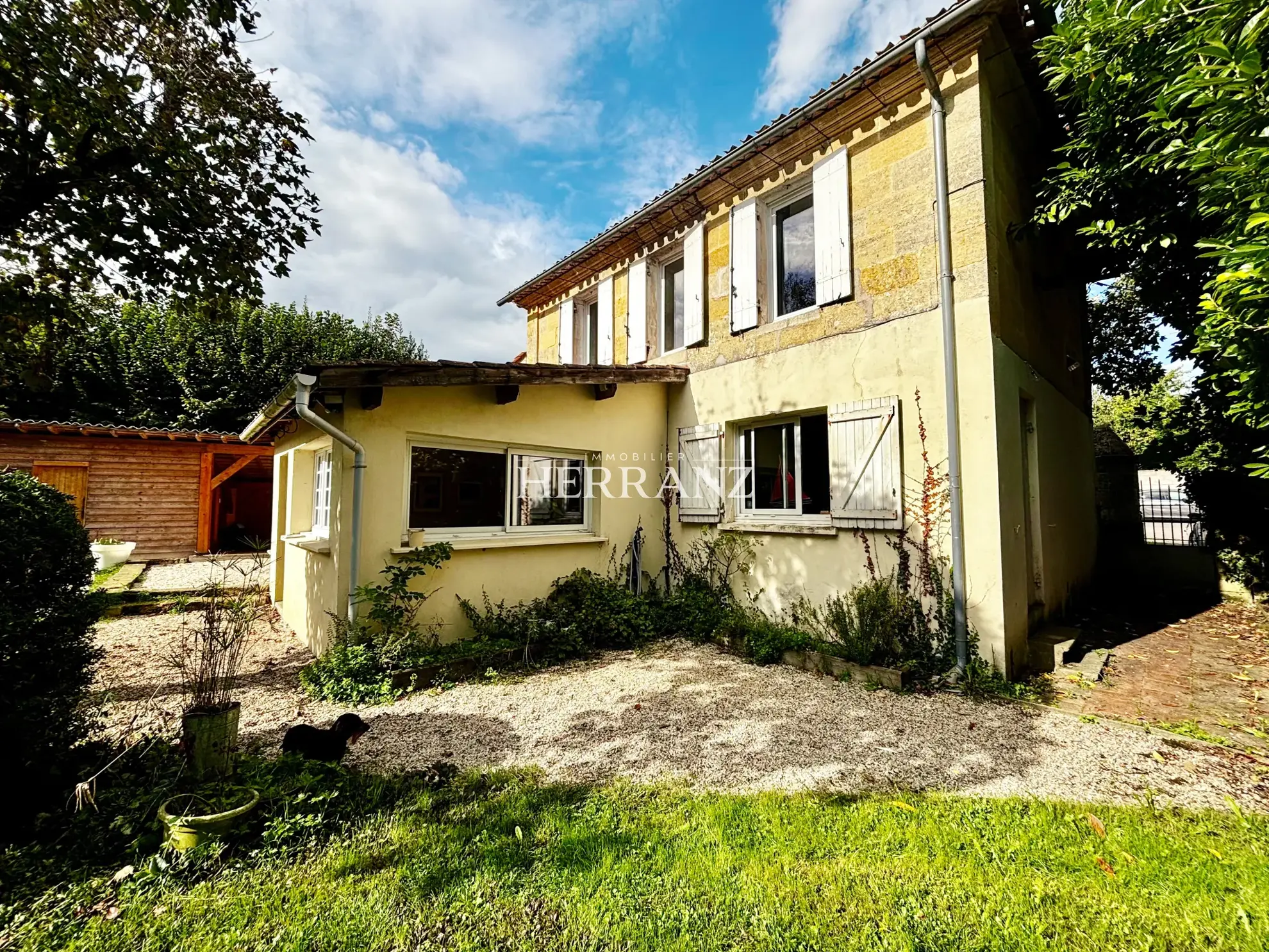Charmante maison en pierre à Saint-Germain-du-Puch avec 3 chambres, terrasse et grand jardin près de Libourne 