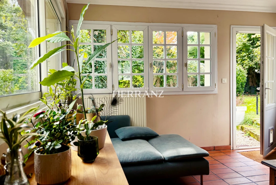 Charmante maison en pierre à Saint-Germain-du-Puch avec 3 chambres, terrasse et grand jardin près de Libourne 