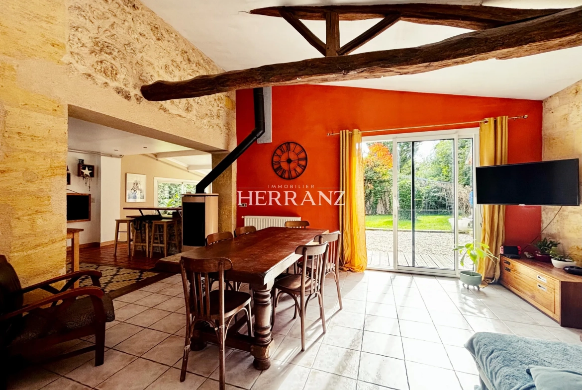 Charmante maison en pierre à Saint-Germain-du-Puch avec 3 chambres, terrasse et grand jardin près de Libourne 