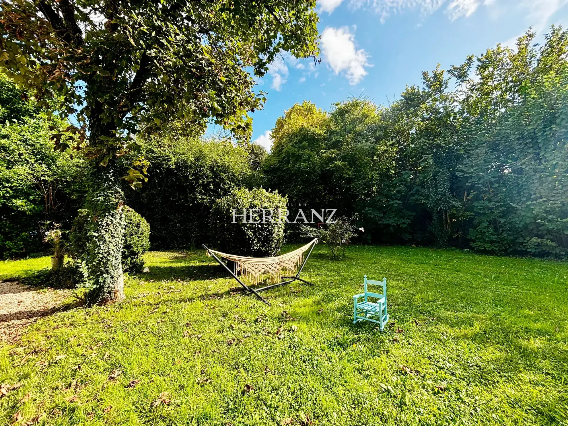 Charmante maison en pierre à Saint-Germain-du-Puch avec 3 chambres, terrasse et grand jardin près de Libourne 