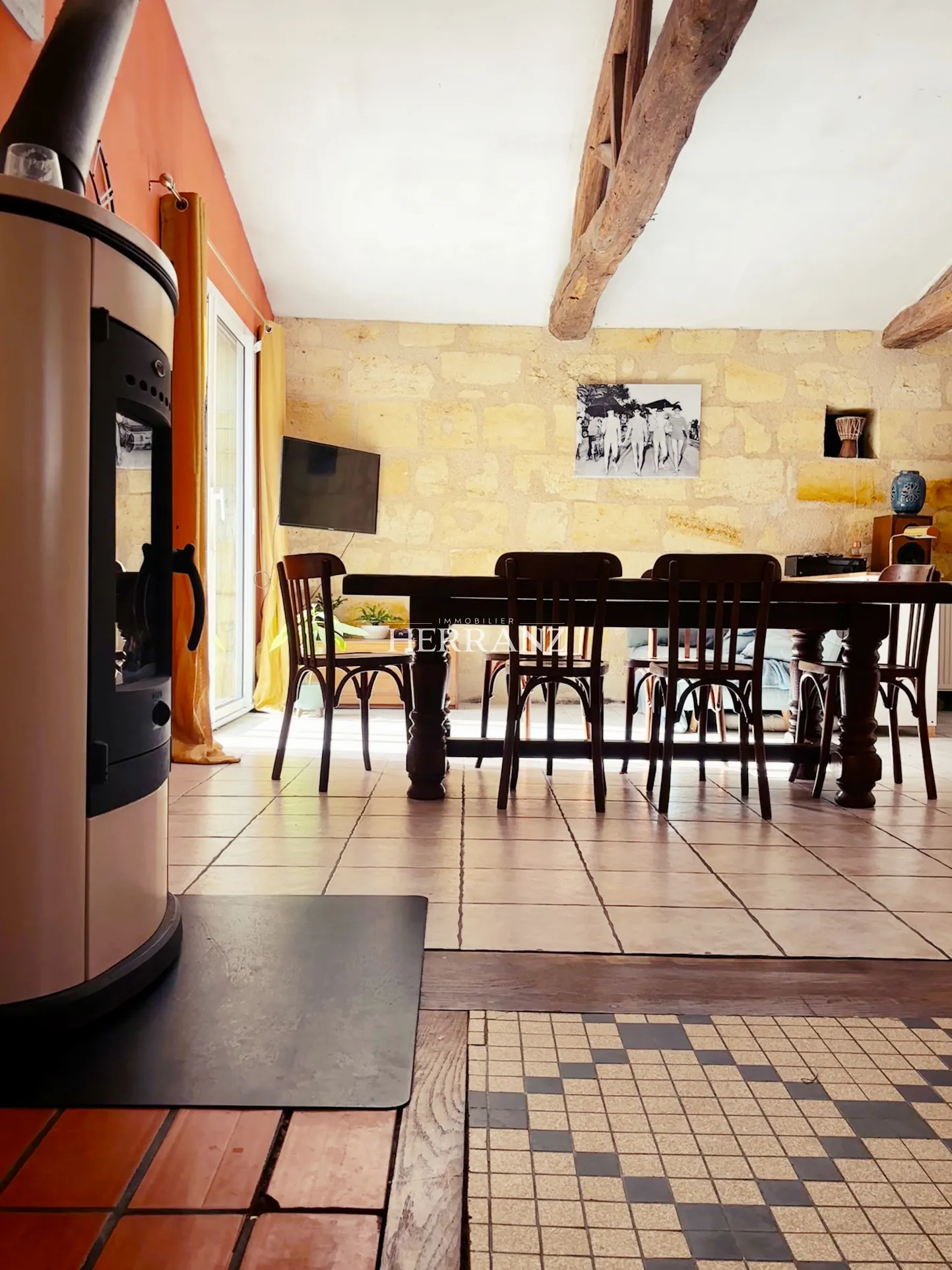 Charmante maison en pierre à Saint-Germain-du-Puch avec 3 chambres, terrasse et grand jardin près de Libourne 