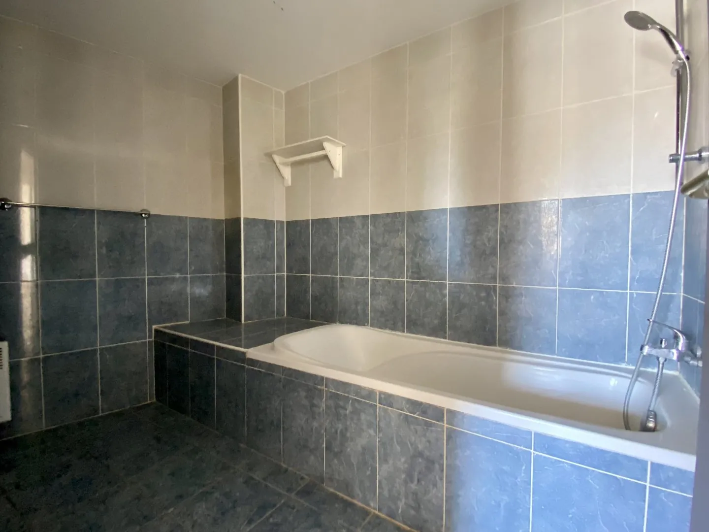 Appartement 3 pièces à Vias, loué, 54 m² avec forte rentabilité 
