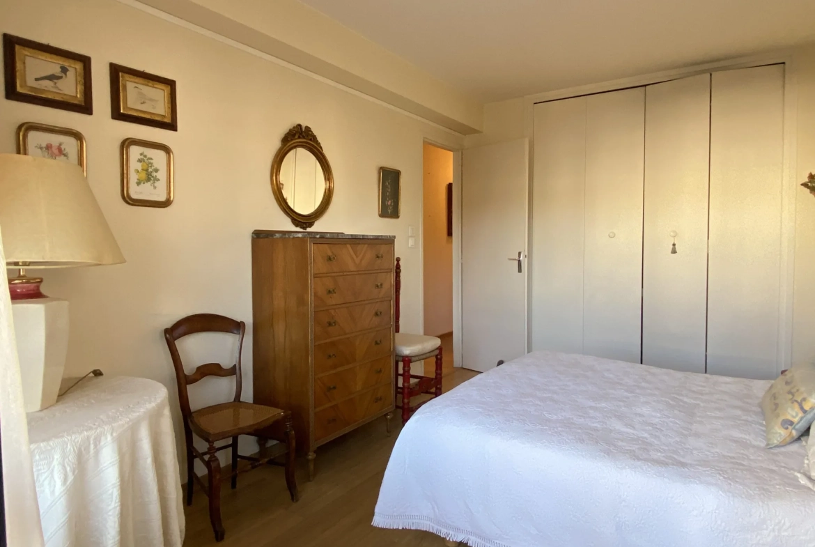 Appartement T4 avec terrasse, parking et résidence avec piscine à Perpignan 