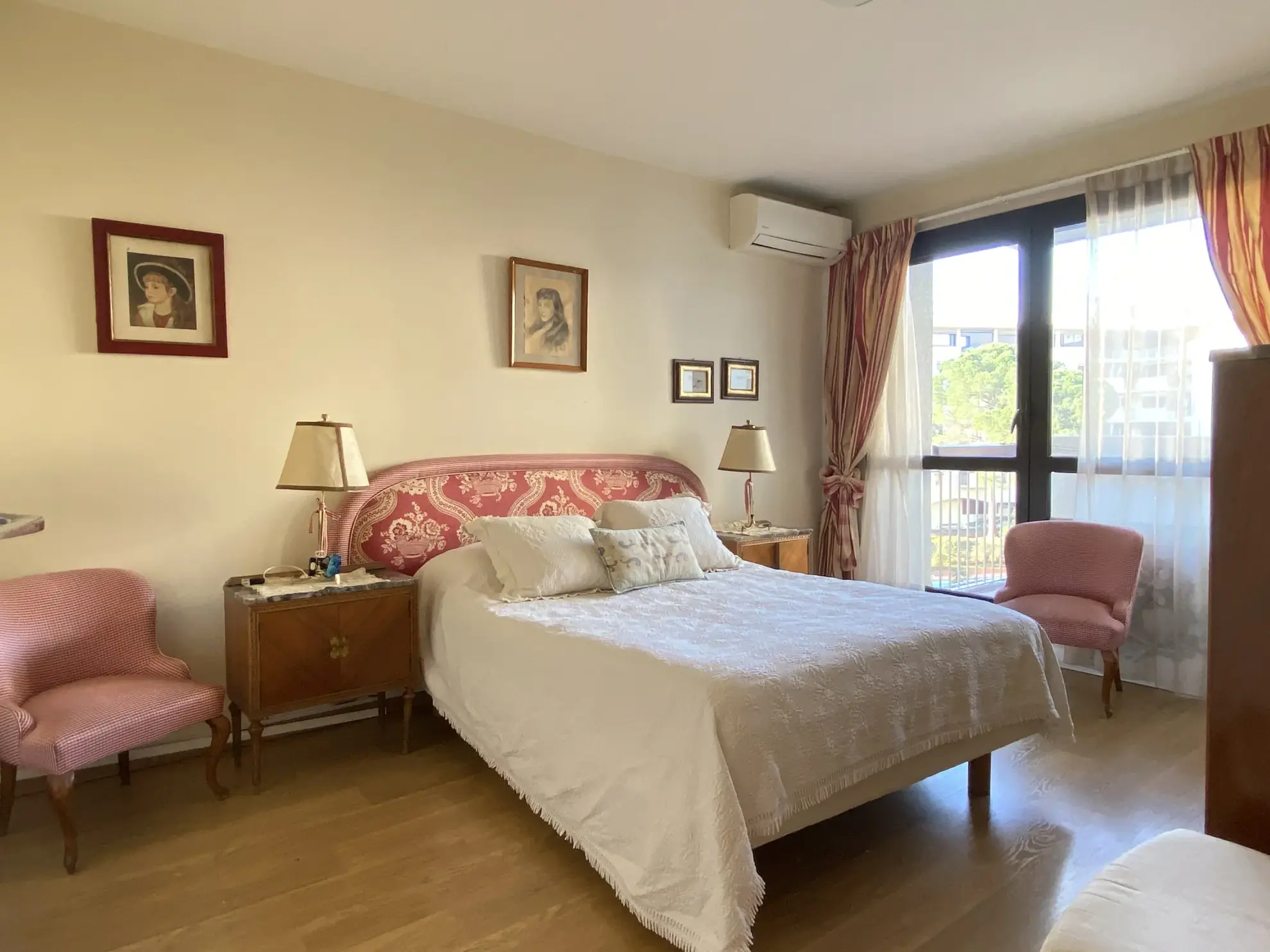 Appartement T4 avec terrasse, parking et résidence avec piscine à Perpignan 