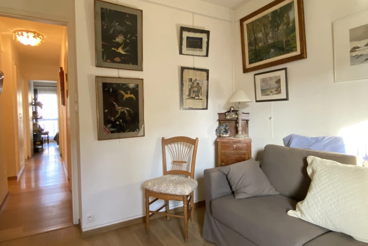 Appartement T4 avec terrasse, parking et résidence avec piscine à Perpignan 
