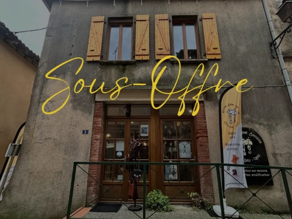 Maison de village à rénover avec local commercial à Carla Bayle