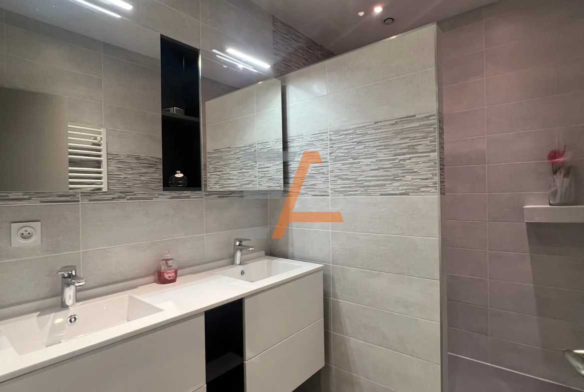 Appartement T3 lumineux avec balcons et parking à Aurec-sur-Loire 