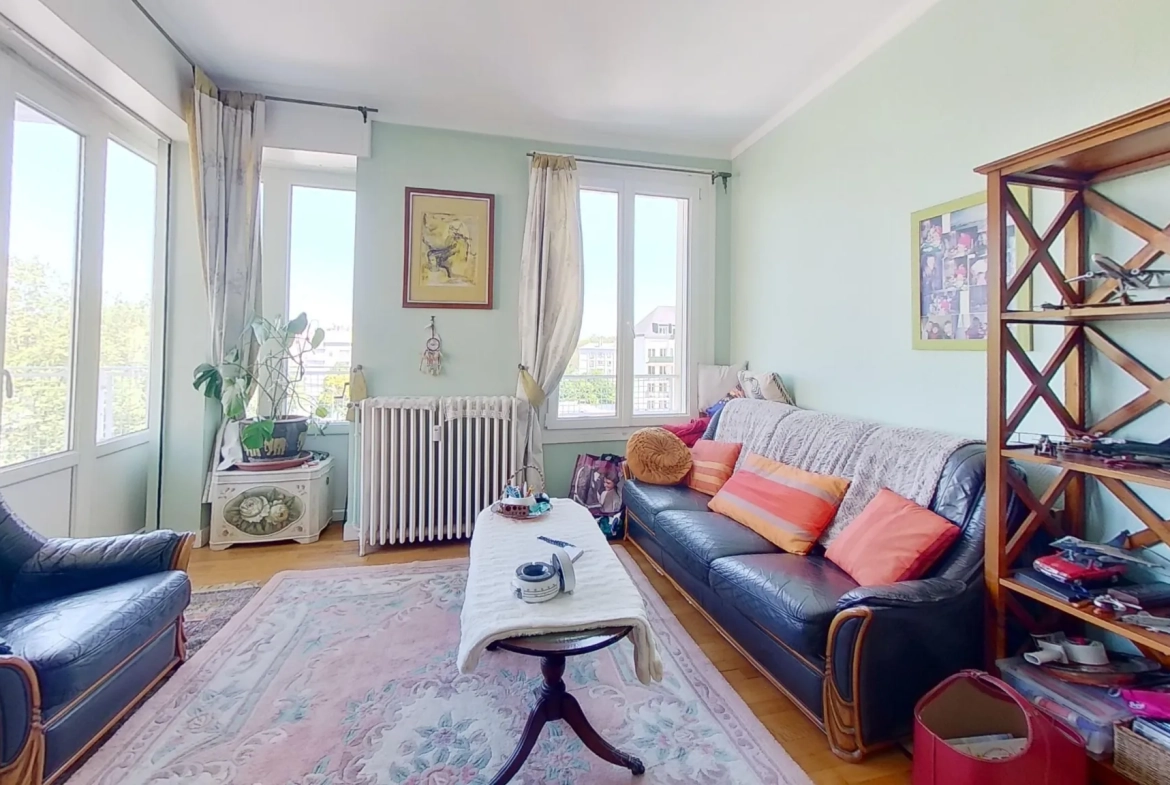 Appartement 3 pièces de 77 m² avec balcon à Caen Centre 