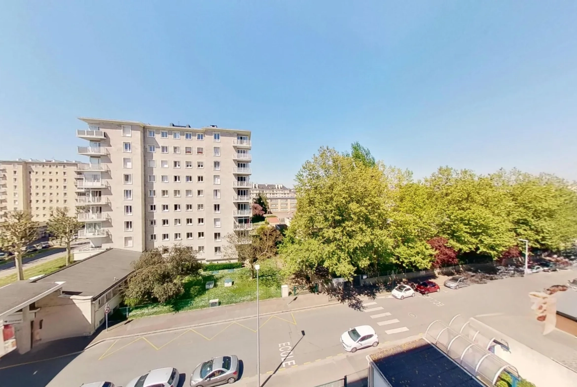 Appartement 3 pièces de 77 m² avec balcon à Caen Centre 