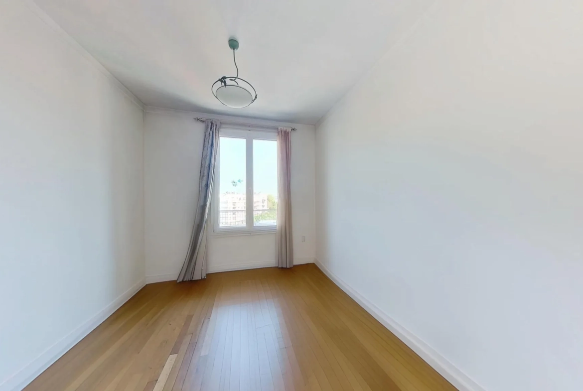 Appartement 3 pièces de 77 m² avec balcon à Caen Centre 