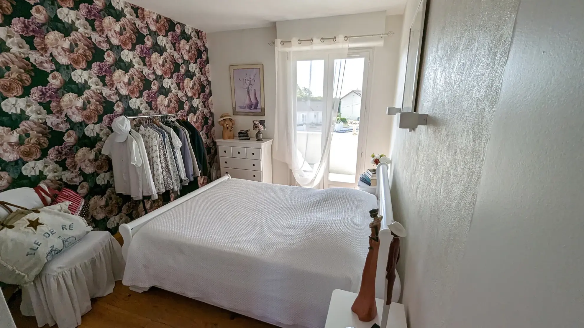 Appartement à Magne de 119 m² avec 4 chambres, cour et balcon 