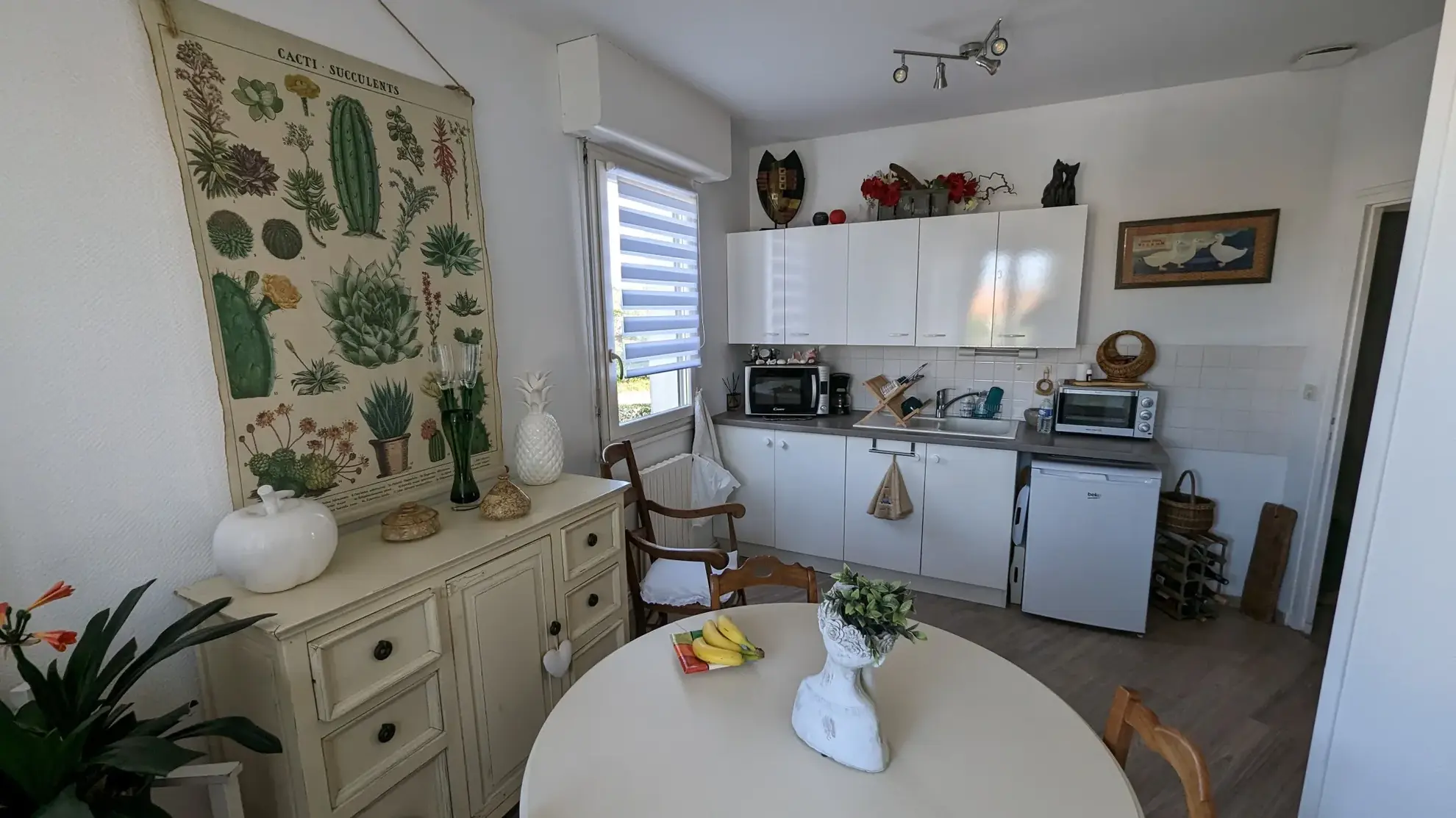 Appartement à Magne de 119 m² avec 4 chambres, cour et balcon 