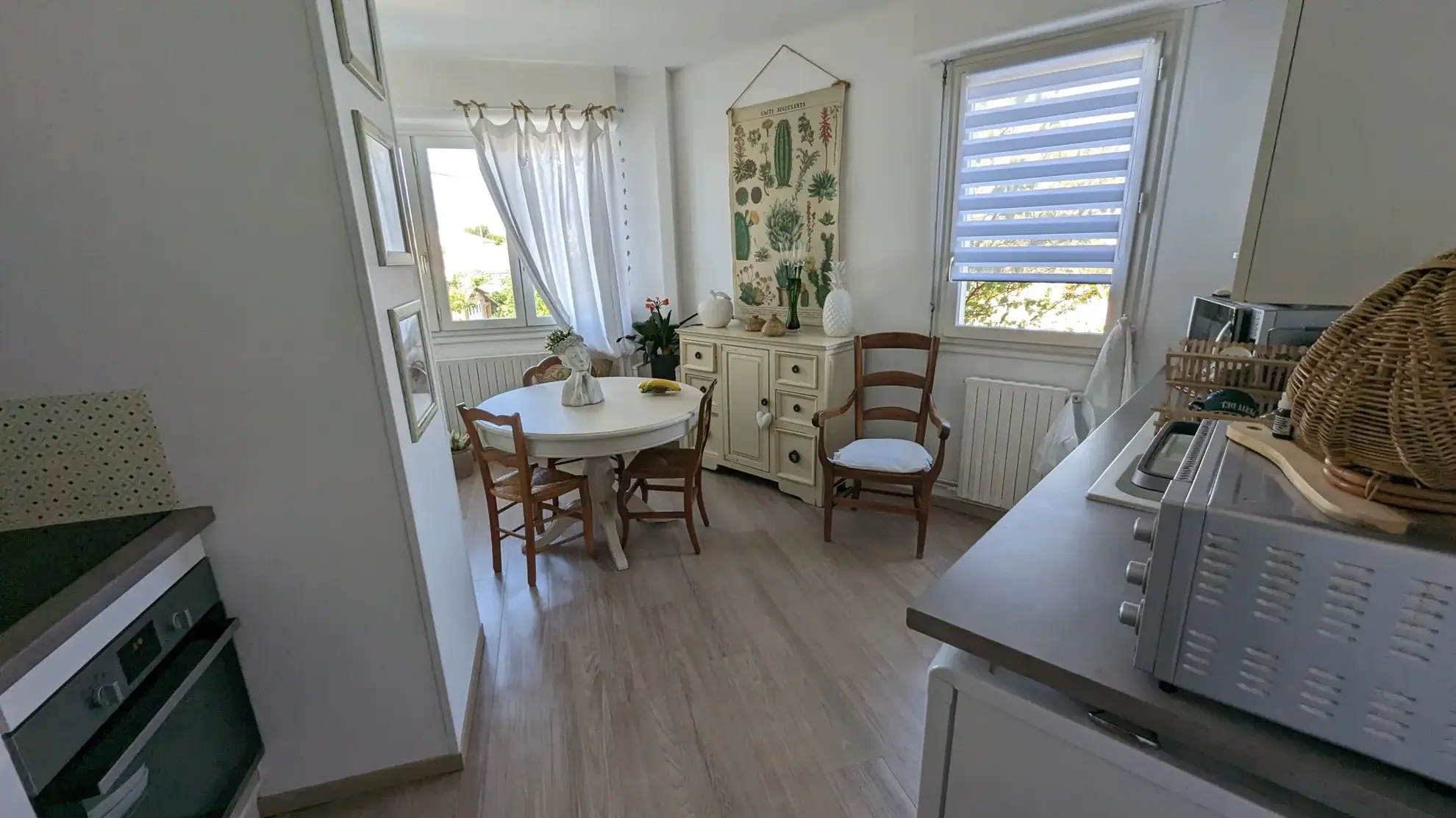 Appartement à Magne de 119 m² avec 4 chambres, cour et balcon 