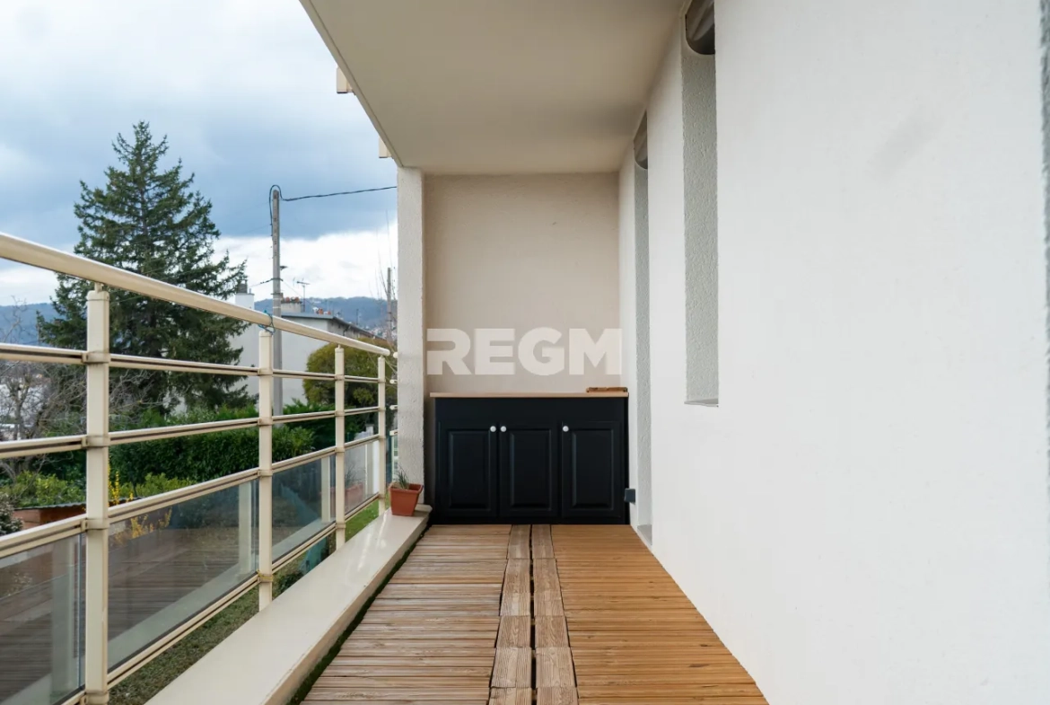 Appartement T1 Bis rénové avec balcon et garage à Clermont-Ferrand, secteur La Glacière 