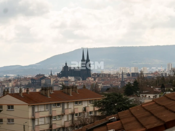 Appartement T1 Bis rénové avec balcon et garage à Clermont-Ferrand, secteur La Glacière