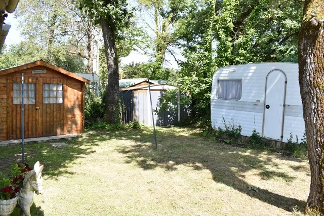 À vendre terrain de loisirs aménagé à Saint Pierre d'Oleron de 330 m² 