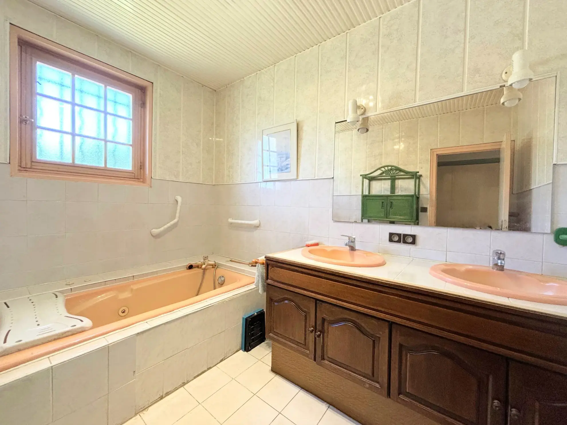 Grande maison familiale à Saint Cyprien avec piscine et terrain spacieux 