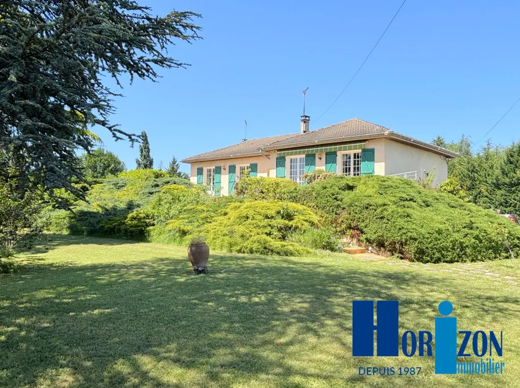 Grande maison familiale à Saint Cyprien avec piscine et terrain spacieux 