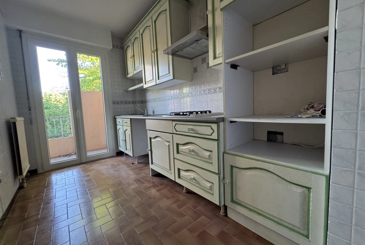 A vendre appartement traversant de 48 m² à Toulouse proche métro et commodités 
