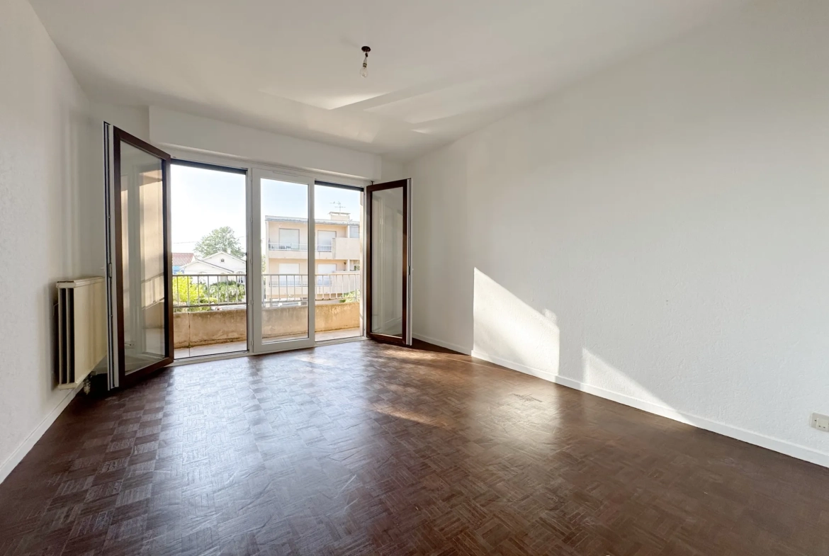 A vendre appartement traversant de 48 m² à Toulouse proche métro et commodités 