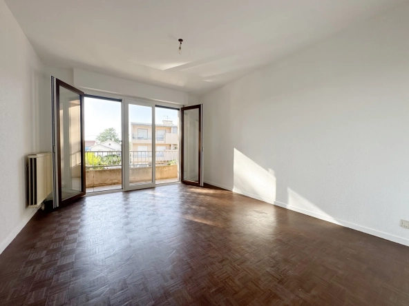 A vendre appartement traversant de 48 m² à Toulouse proche métro et commodités