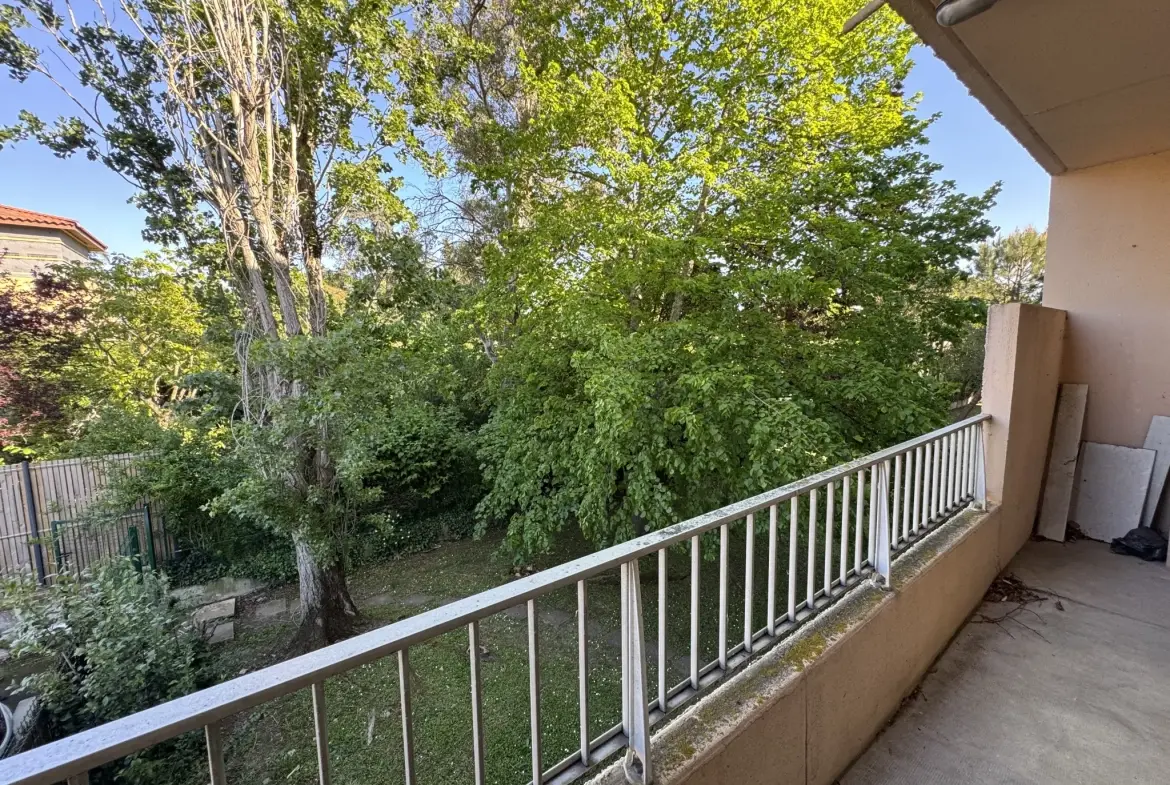 A vendre appartement traversant de 48 m² à Toulouse proche métro et commodités 