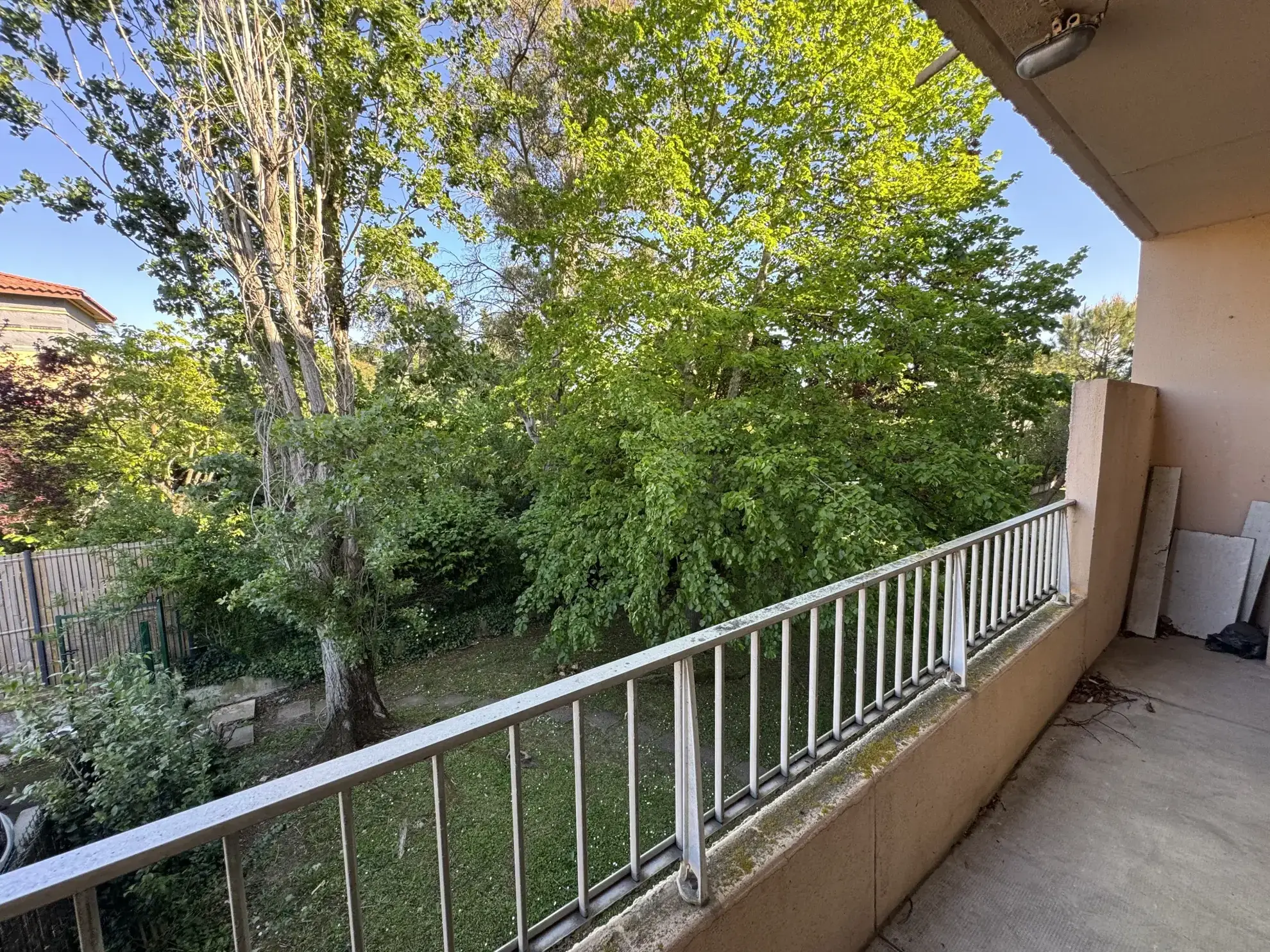 A vendre appartement traversant de 48 m² à Toulouse proche métro et commodités 