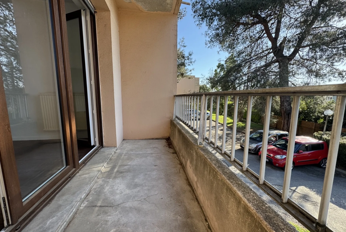 A vendre appartement traversant de 48 m² à Toulouse proche métro et commodités 