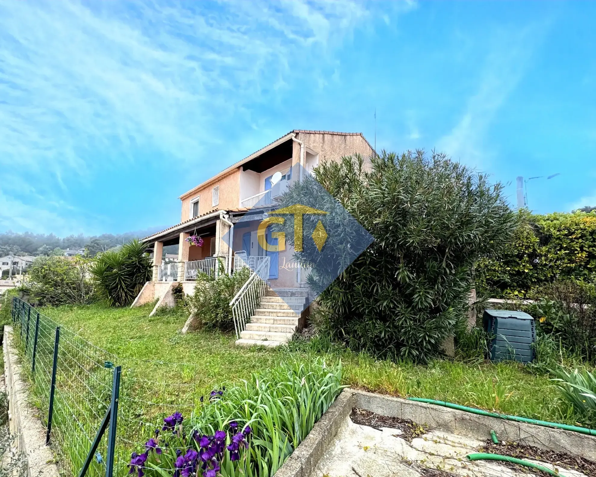 Maison spacieuse de 138 m² avec 5 chambres à Laudun, terrain et garage 