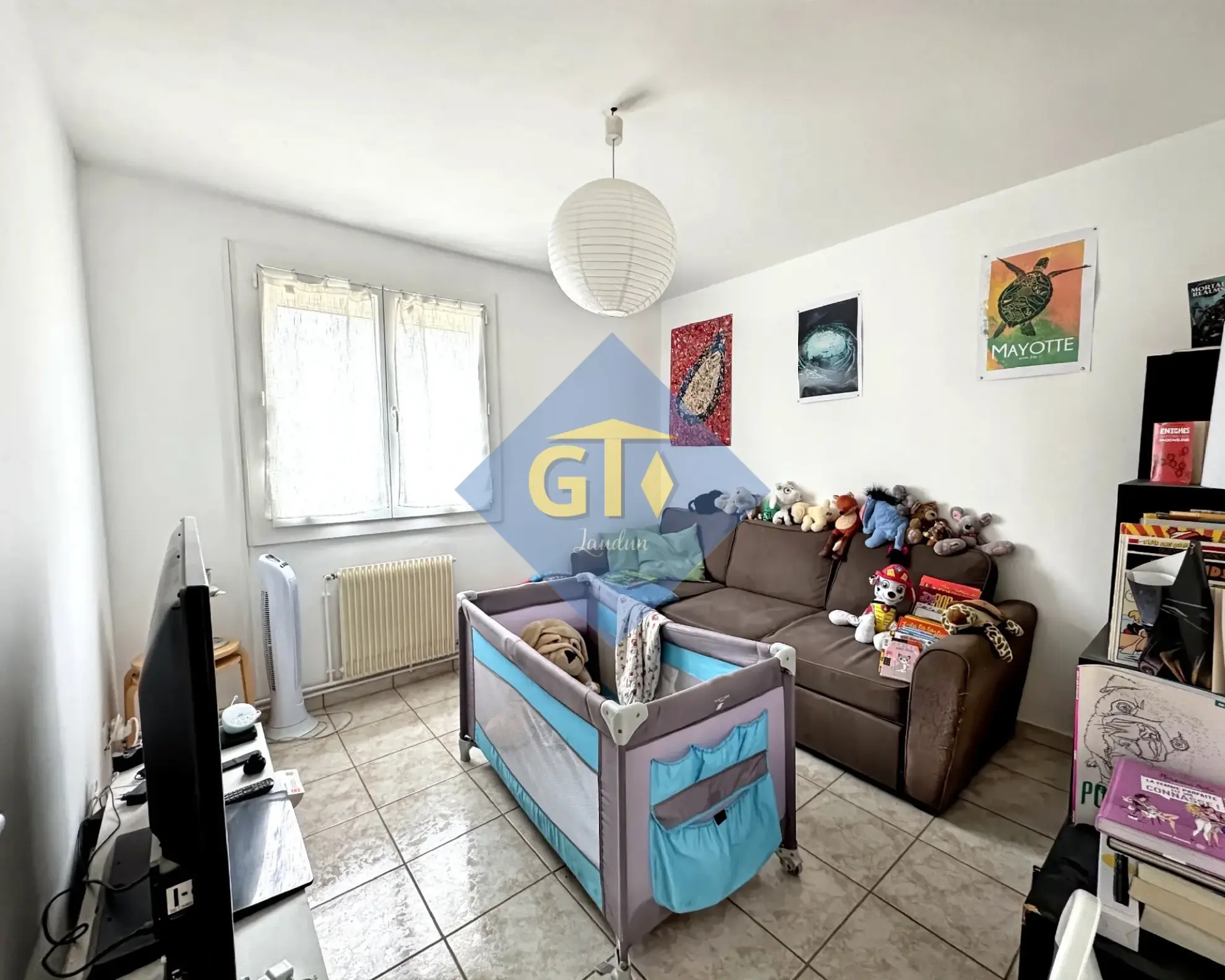 Maison spacieuse de 138 m² avec 5 chambres à Laudun, terrain et garage 