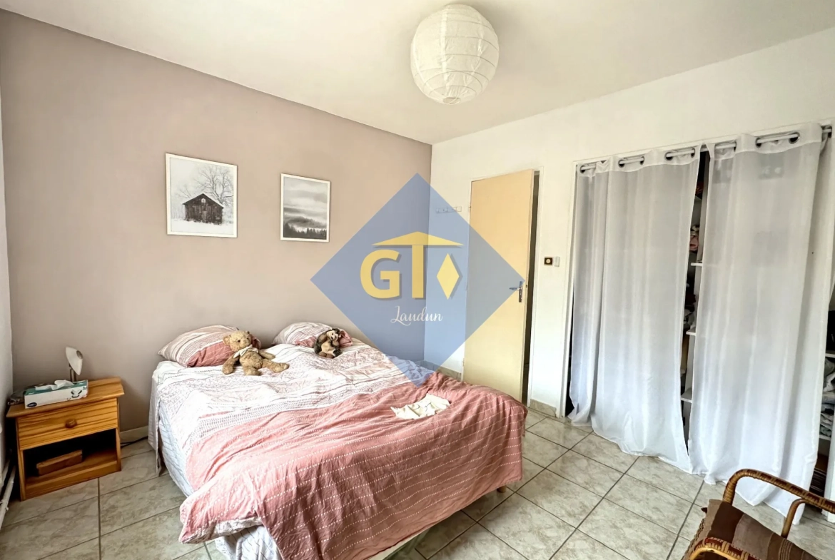 Maison spacieuse de 138 m² avec 5 chambres à Laudun, terrain et garage 